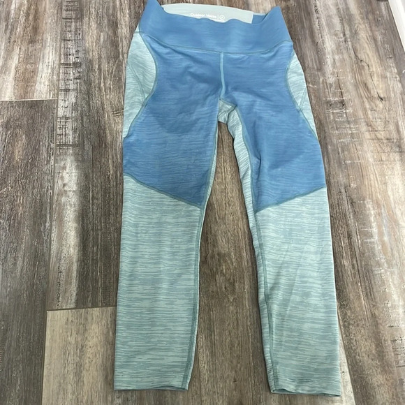 Outdoor Voices Tech Sweat Blue Active Capri Leggings Two Tone - Picture 3 of 5